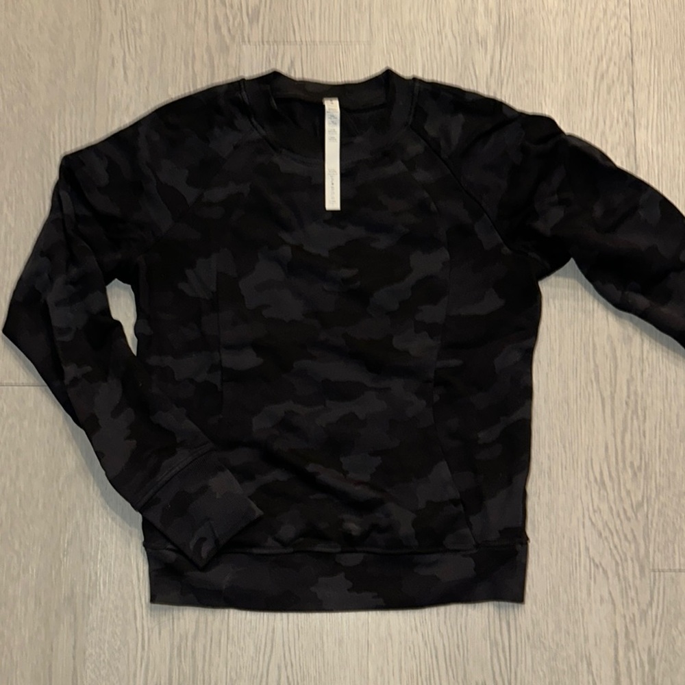 Women’s lululemon X OTF black camo sweatshirt